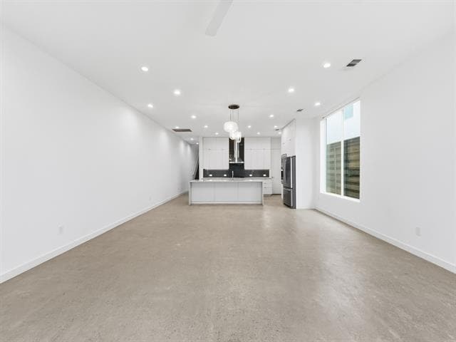 Building Photo - 4814 Manett St