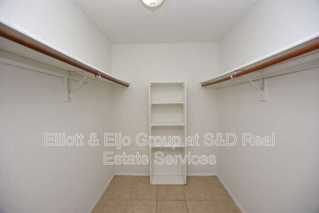 Building Photo - 1212 Waterview Blvd W