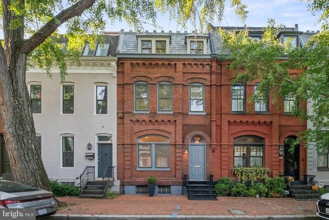Building Photo - 1522 Swann St NW