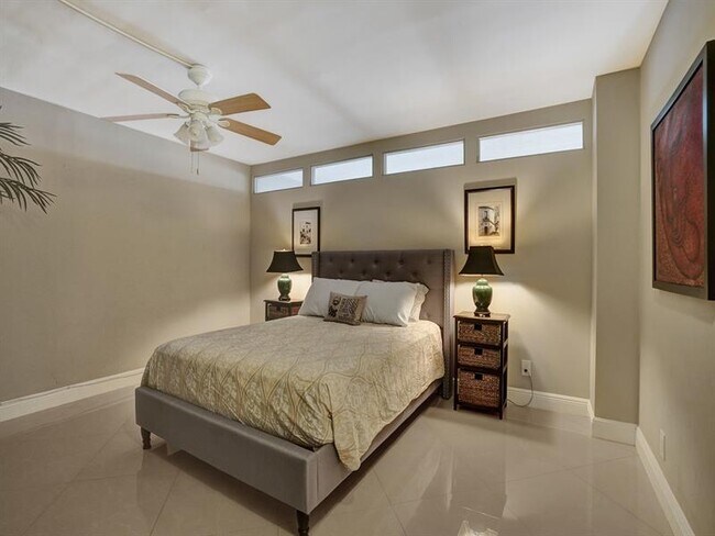 Building Photo - 4280 Galt Ocean Dr