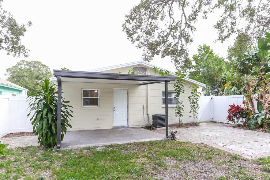 Building Photo - 3112 18th St N