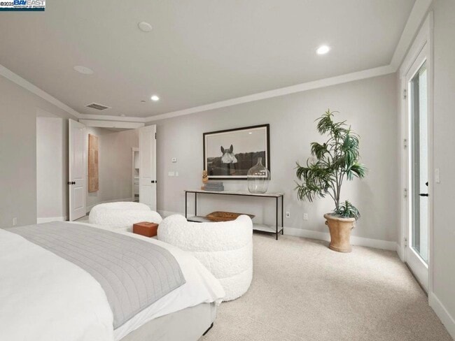 Building Photo - 1588 Alamo Way