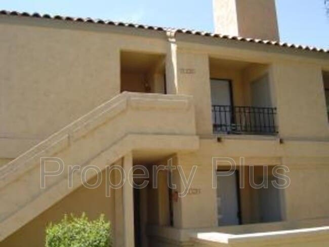 Building Photo - 9708 E Vía Linda