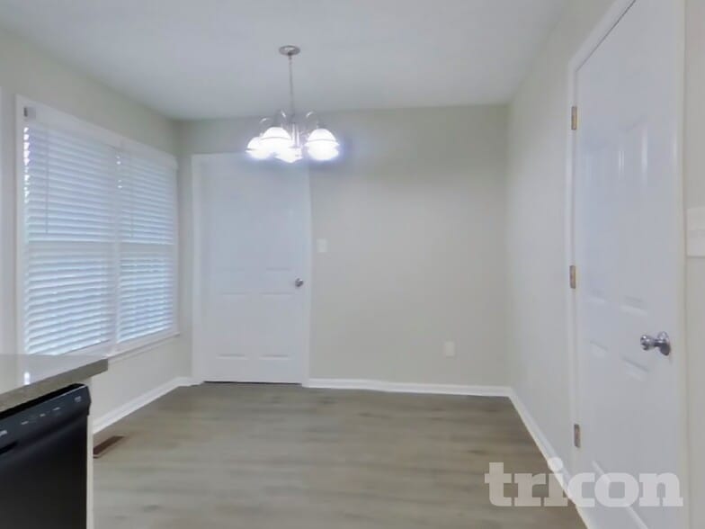 Building Photo - 262 Maplelake Dr