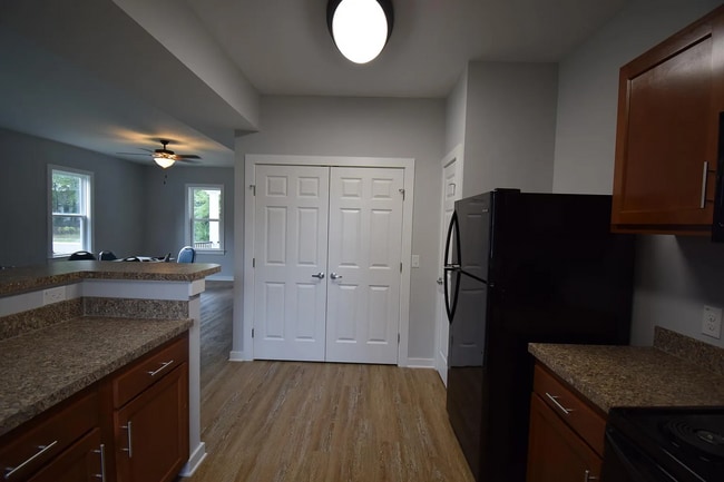 Building Photo - 1905 Grayson St