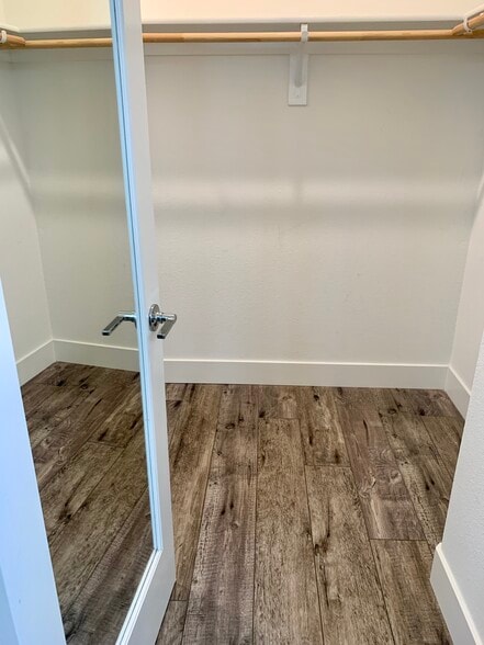 3rd FL MBR Walk-In Closet - 3900 Degree Ln