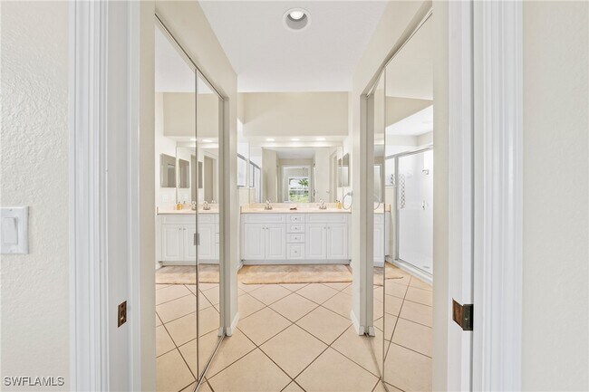 Building Photo - 8100 Ibis Cove Cir