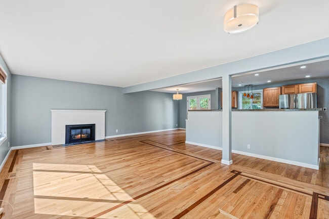 Building Photo - 18315 6th Ave NW