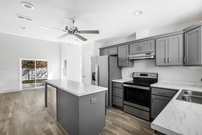 Building Photo - 100 Billy Robb St