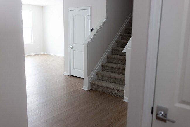 Building Photo - 1903 Salt Springs Dr