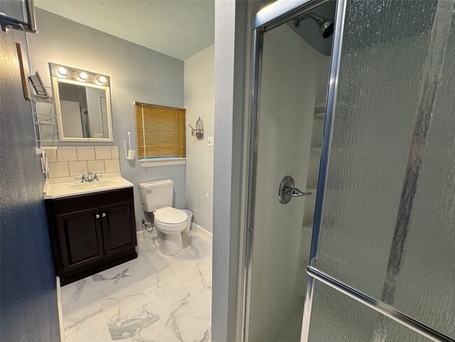 Building Photo - 2300 Bowler Rd