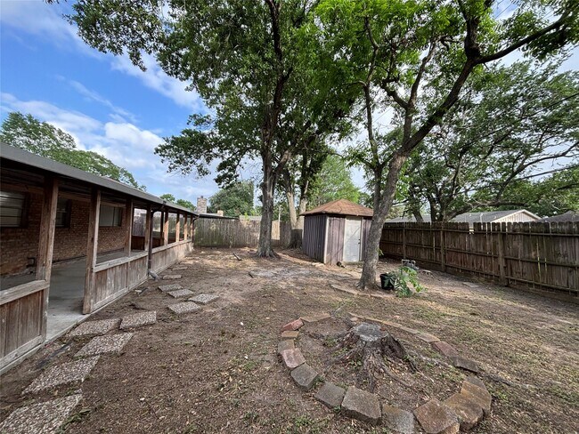 Building Photo - 10422 Winding Trail Rd