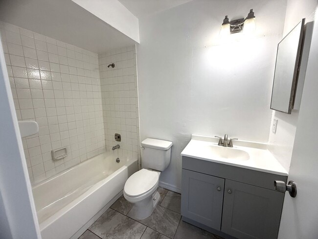 Building Photo - 2621 Nightshade Ln
