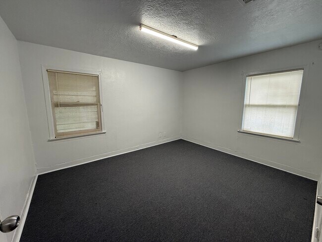 Building Photo - 500 Scott St