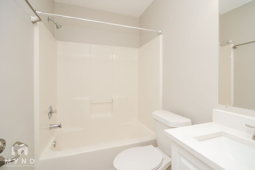 Building Photo - 19806 Azalea Valley Dr