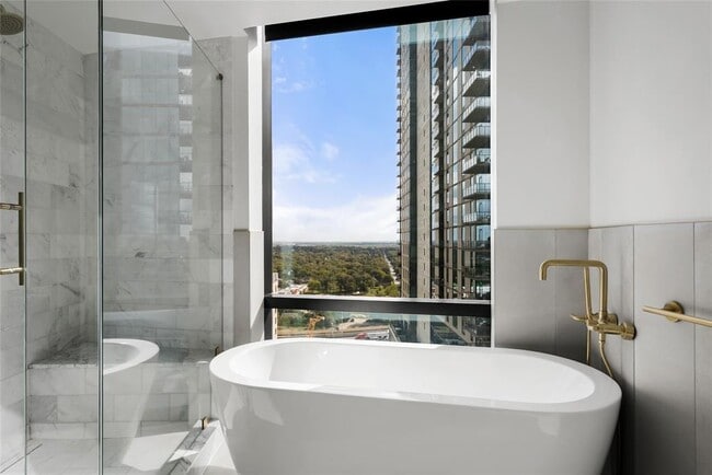 Building Photo - 70 Rainey St