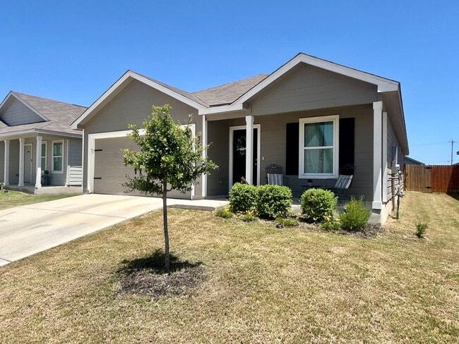Building Photo - Fabulous 4/2 Single Story, First Time Rental ~ Shows Like New ~ Must See!