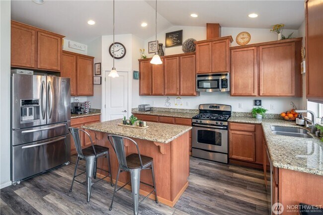 Building Photo - Spacious Eagle Heights Rental w/ Playgroun...