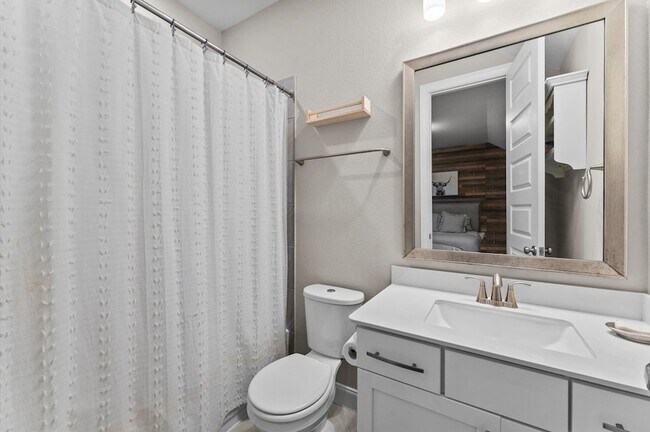 Building Photo - 2185 Woodland Pine Dr