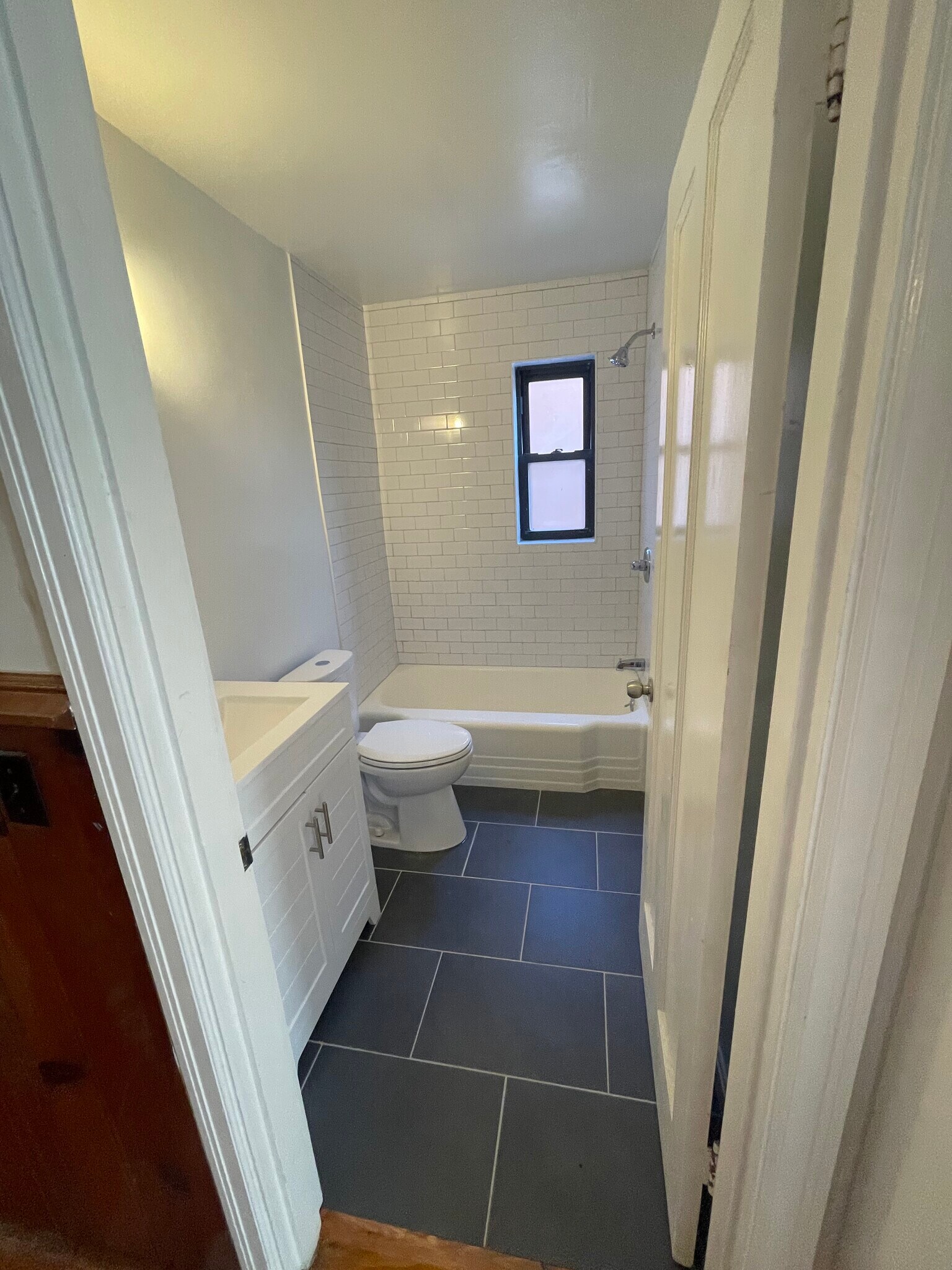 Building Photo - 3941 Millsbrae Ave