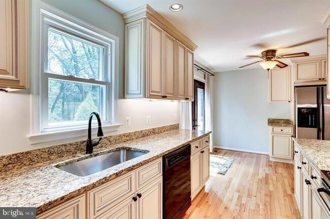 Building Photo - 2601 Seskey Glen Ct