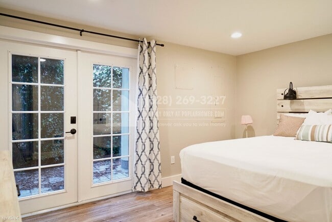 Building Photo - 4 br, 2 bath House - 1002 43rd St NW -
