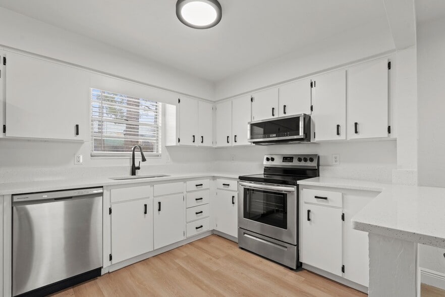 Interior Photo - Millie Gardens