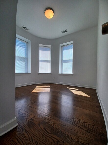 Second bedroom - 2800 W Logan Blvd