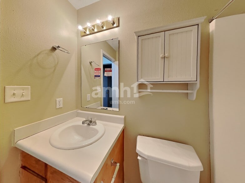 Building Photo - 414 Polaris Dr