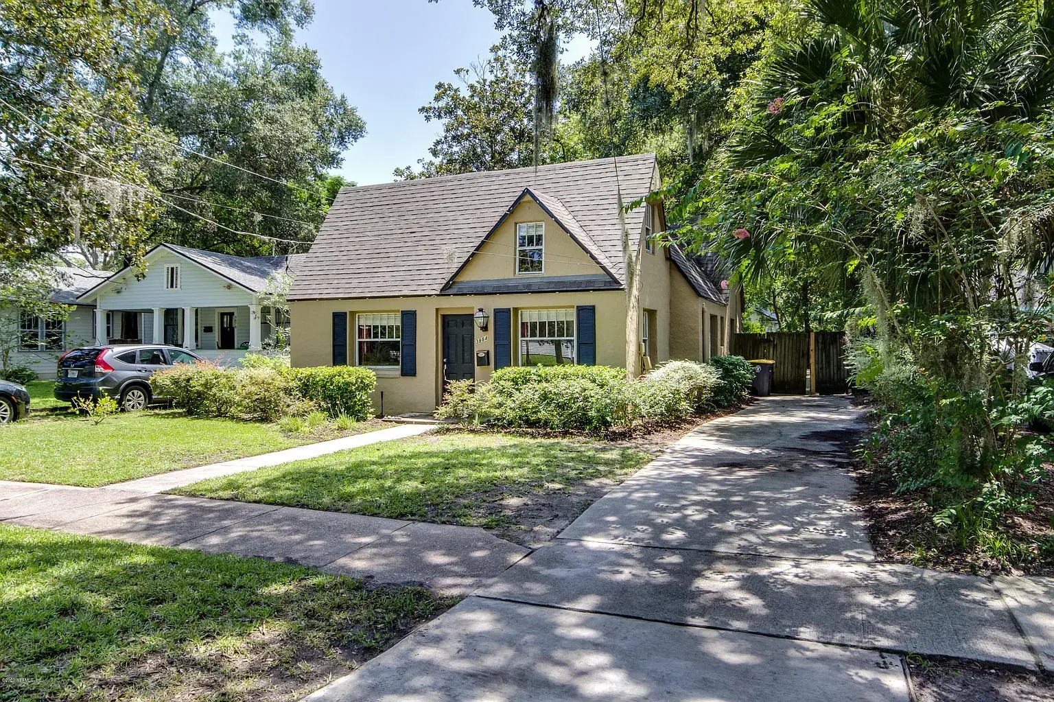 Building Photo - 3884 Valencia Rd