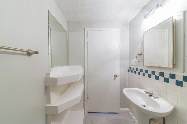 Building Photo - 2510 Whitney St