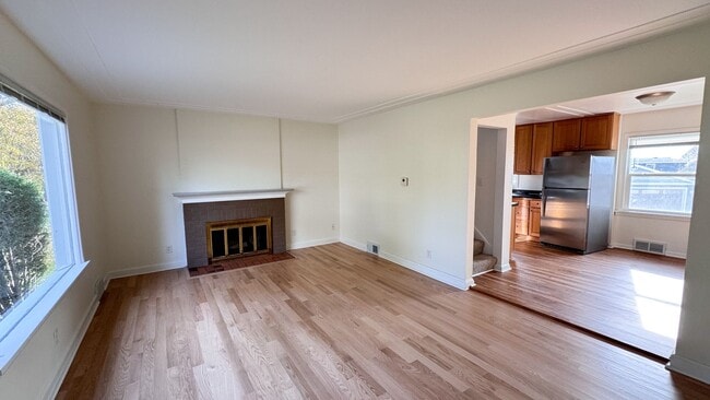 Building Photo - 120 Garden St