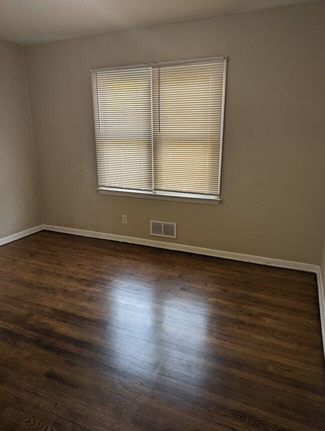 Building Photo - 8129 W Villard Ave