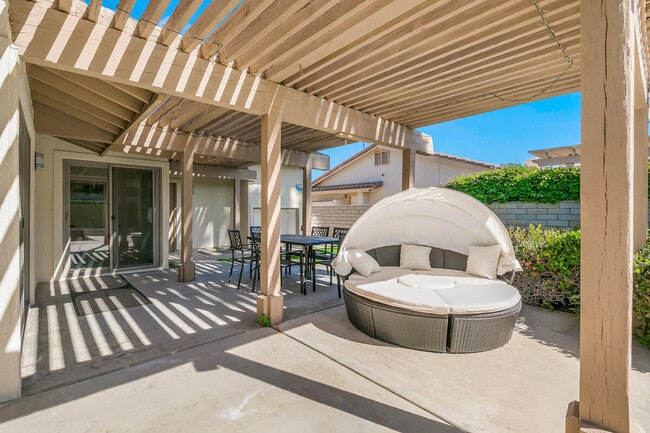 Building Photo - 45455 Crow Cir