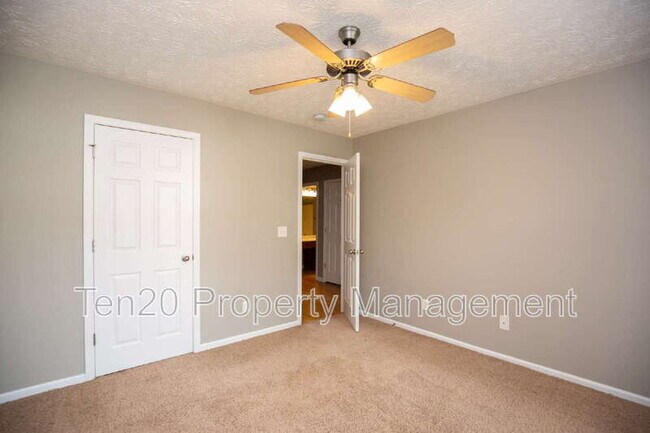 Building Photo - 6 Woodmere Ct