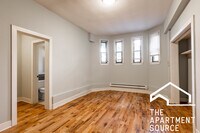 Building Photo - 4631 N Paulina St