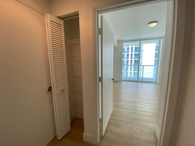 Building Photo - 253 NE 2nd St