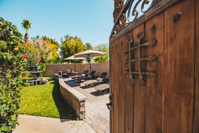 Building Photo - 45540 Desert Fox Dr