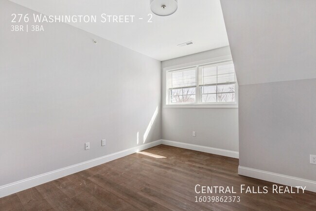 Building Photo - 276 Washington St