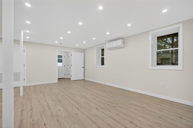 Building Photo - 46 Peddler Hill Rd