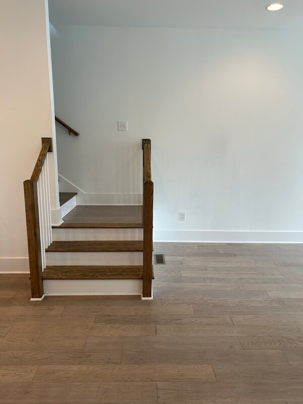 Building Photo - 924 Caruthers Ave