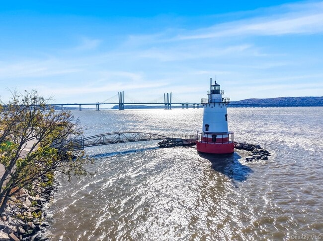 Building Photo - 4 Lighthouse Lndg