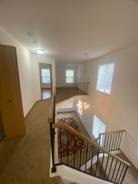 Building Photo - 14058 Edgewater Dr
