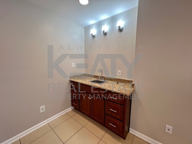 Building Photo - COMING SOON! 3 Bedroom Home in Fox Run!