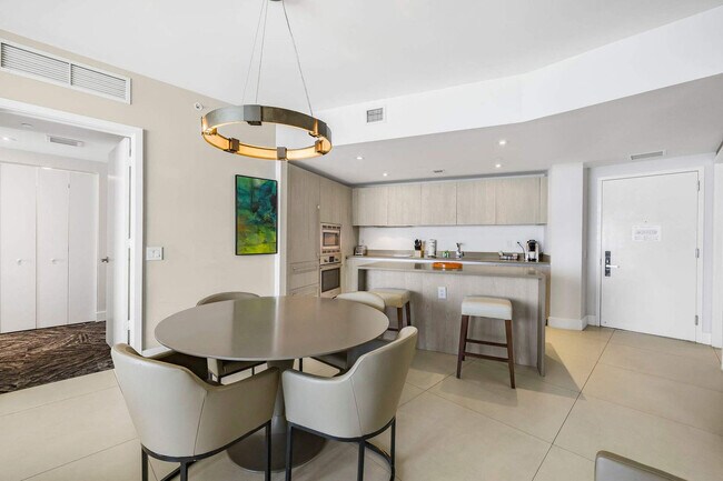 Building Photo - 4111 S Ocean Dr