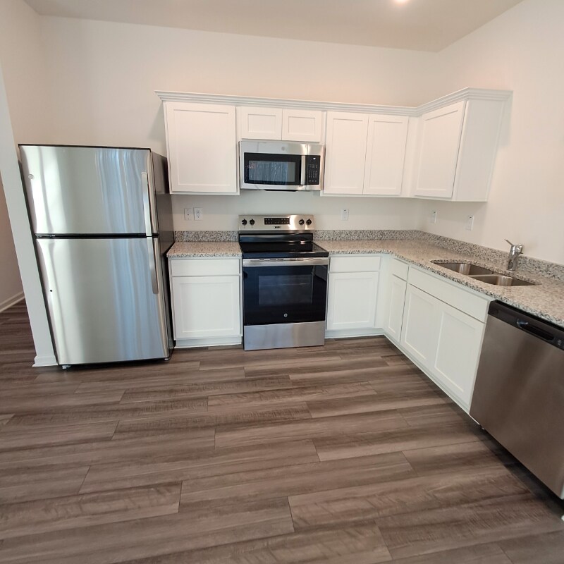 Building Photo - 2111 Trailside Dr