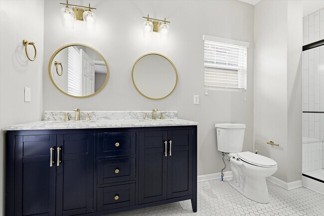 Building Photo - 630 N Hamilton Ave