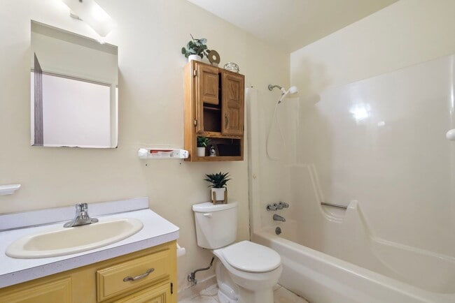 Building Photo - Amazing Troy Rental Available Now!