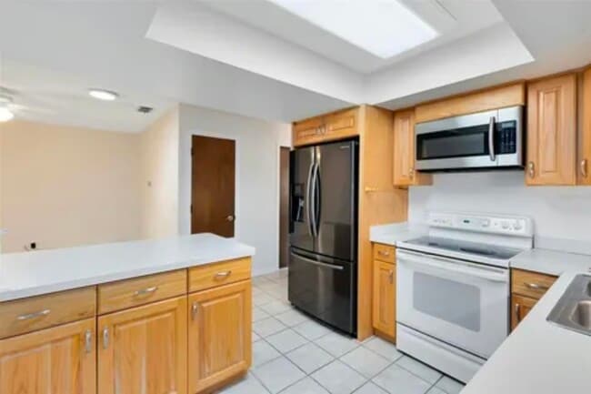 Building Photo - 1422 Myrna Ln
