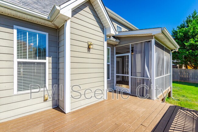 Building Photo - 8802 Mckenzie Farm Dr